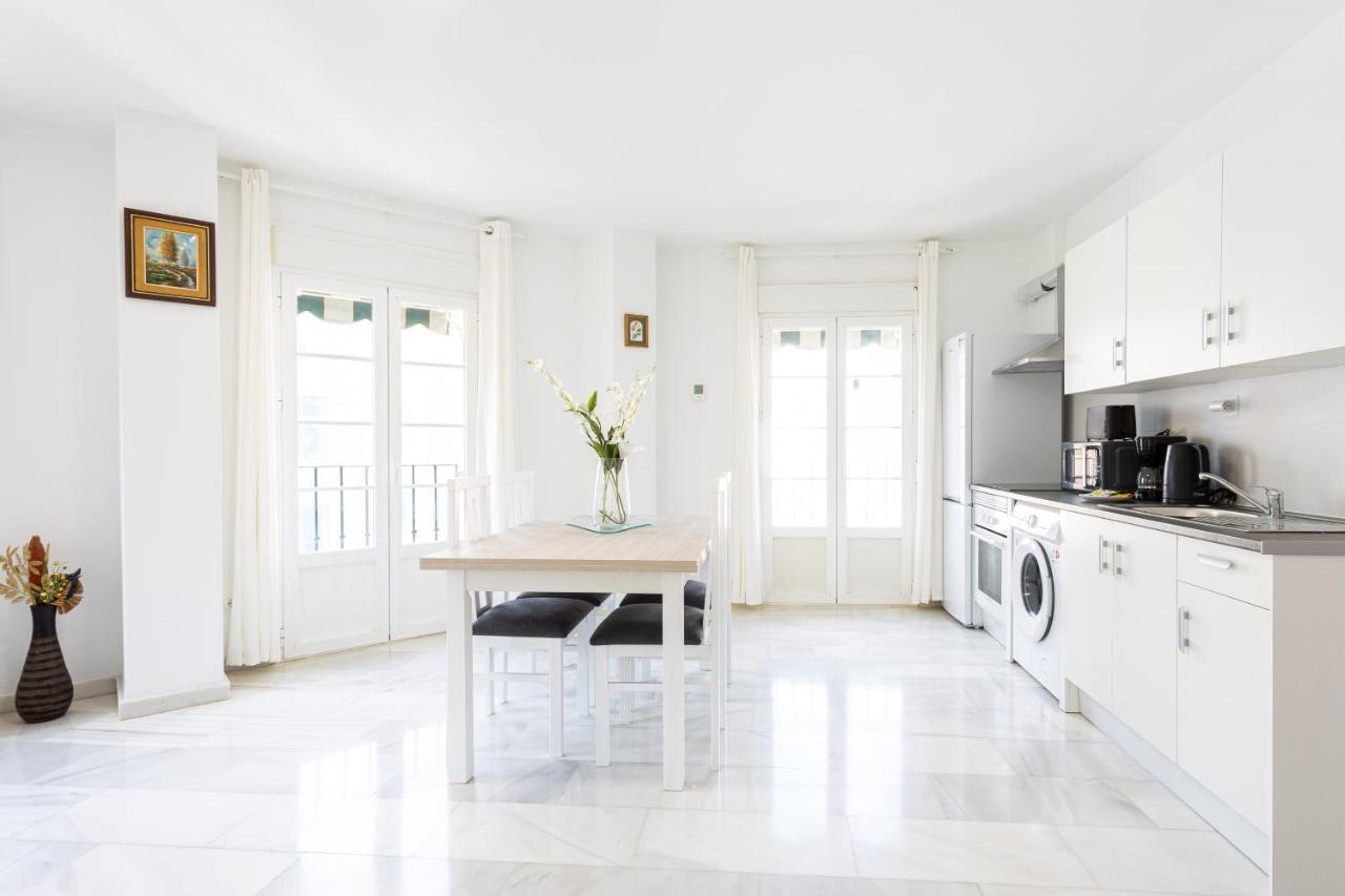 Holidays2Malaga Montesa 700M From The Beach Rooftop Terrace ภายนอก รูปภาพ