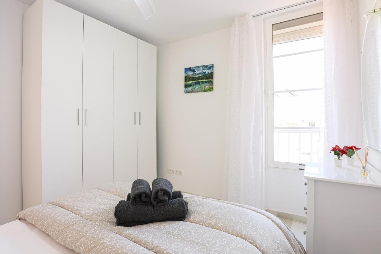 Holidays2Malaga Montesa 700M From The Beach Rooftop Terrace ภายนอก รูปภาพ