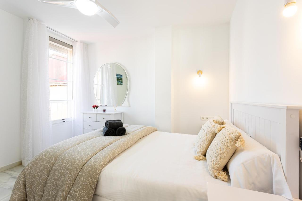 Holidays2Malaga Montesa 700M From The Beach Rooftop Terrace ภายนอก รูปภาพ