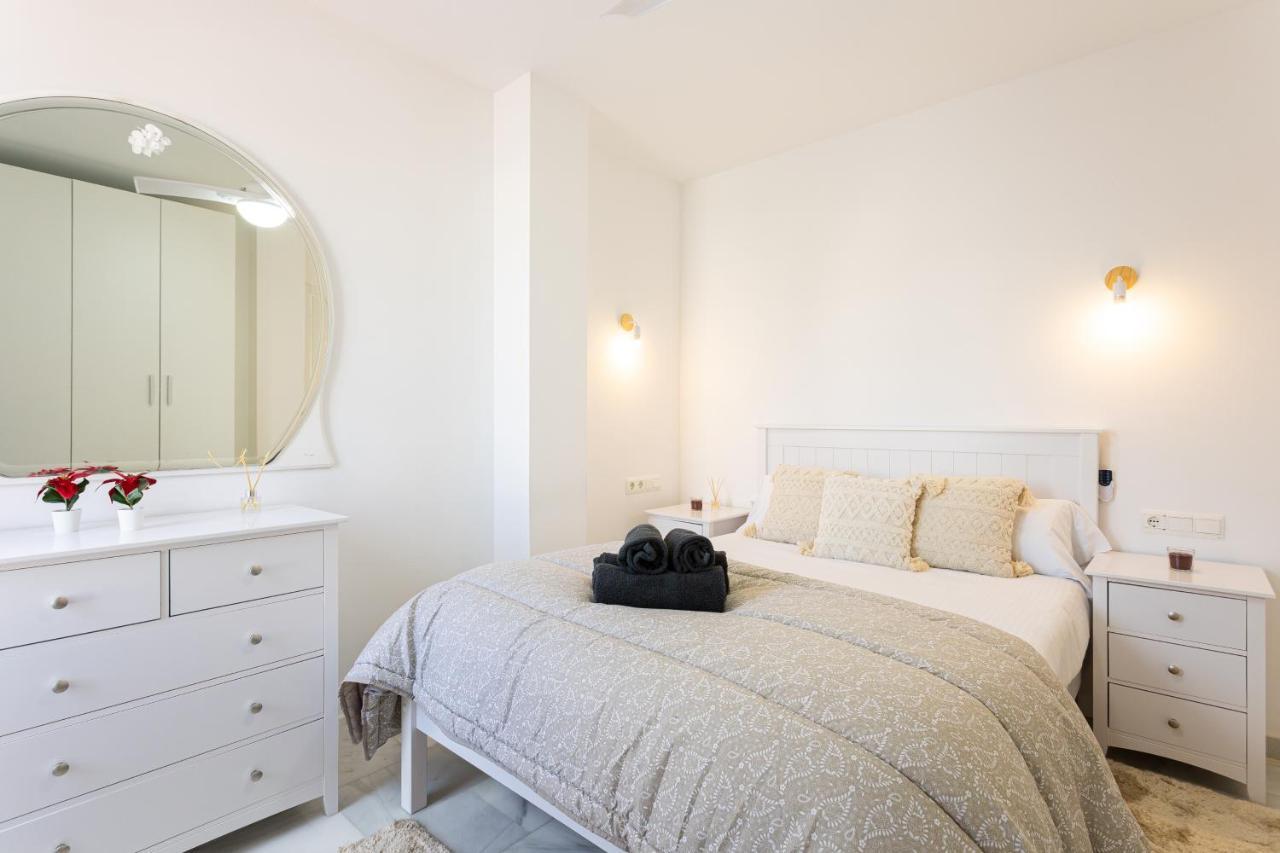 Holidays2Malaga Montesa 700M From The Beach Rooftop Terrace ภายนอก รูปภาพ